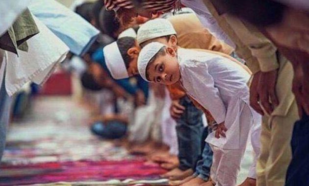 Anak Rewel Saat Tarawih, Ini Strategi Untuk Menghadapinya!