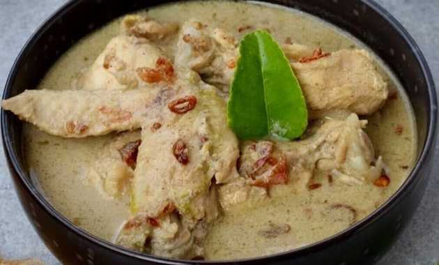Beberapa bahaya santan jika dikonsumsi secara berlebihan. Maka sangat disarankan untuk membatasi asupan santan di bawah 60 gram setiap hari.