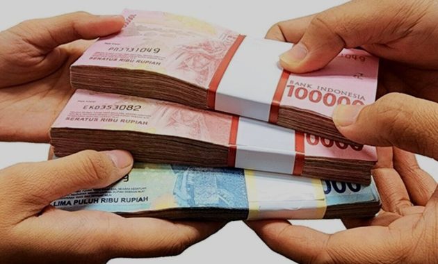 Beberapa bahaya dari pinjaman online alias pinjol yang bisa kalian dapatkan apabila tidak berhati-hati lengkap dengan solusinya.