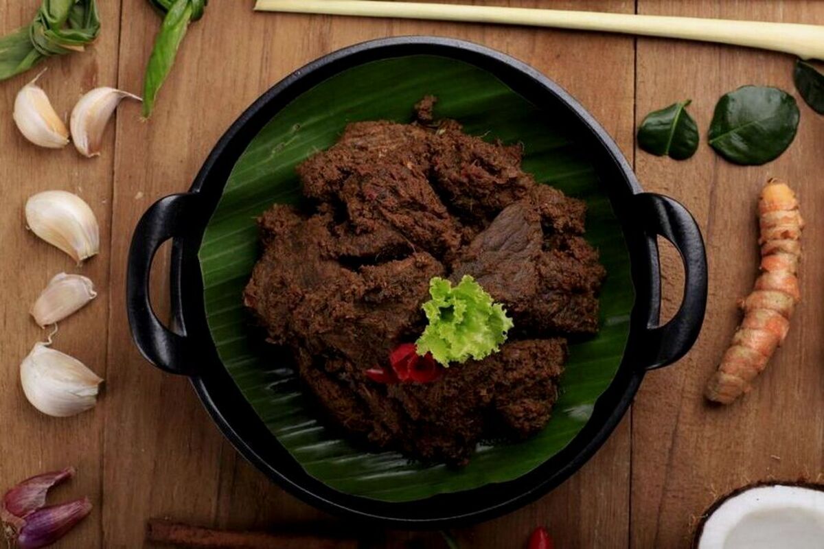 Beberapa tips konsumsi santan dengan aman untuk para penderita asam lambung yang harus diperhatikan pecinta opor dan rendang.