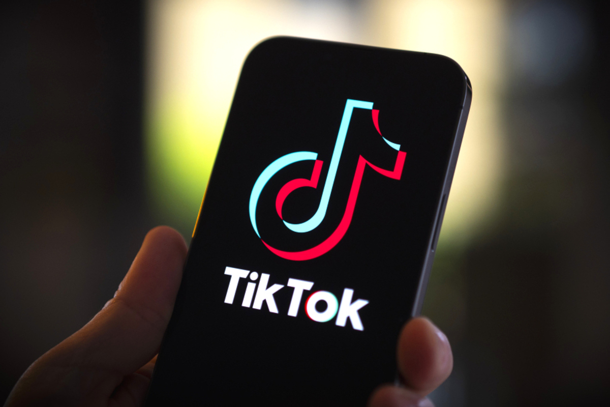 Mengenal tren TikTok Velocity yang lagi viral di kalangan Gen Z terutama saat acara buka bersama dan cara membuatnya.