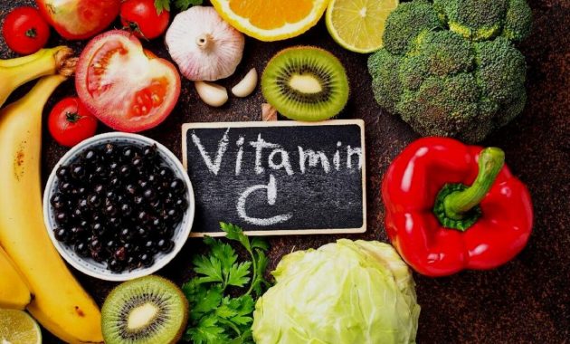Vitamin C berperan dalam memperkuat sistem kekebalan tubuh, sehingga dapat mempercepat proses pemulihan dari demam saat puasa.