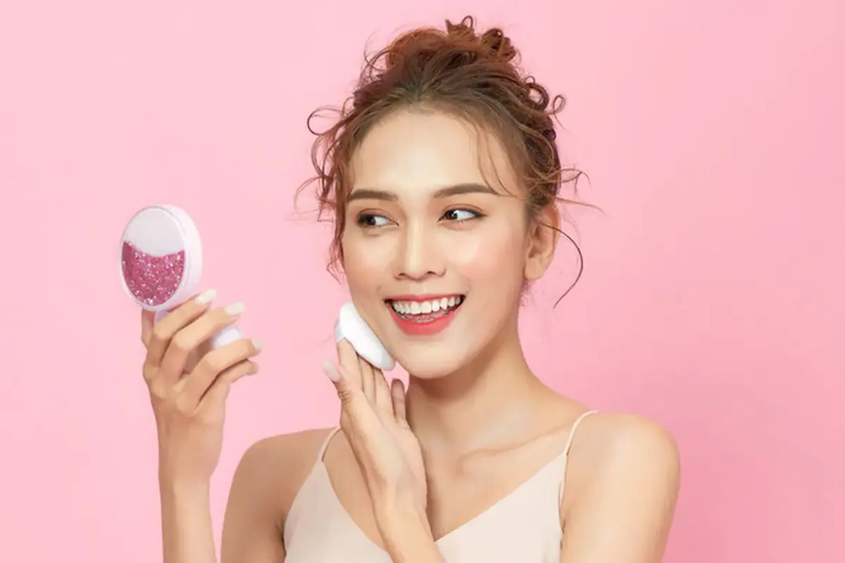 Artikel yang membahas mengenai 6 cara menentukan shade cushion yang bisa kamu terapkan sebelum melakukan pembelian.