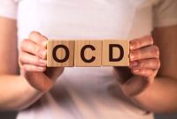 Pembahasan mengenai gejala OCD lengkap dengan penyebab dan cara pengobatannya yang bisa Anda ketahui dan pahami.