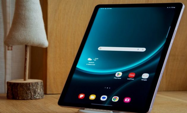 Artikel mengenai lima kelebihan tablet dibandingkan gadget lain yang dapat meyakinkanmu untuk berinvestasi pada perangkat ini.