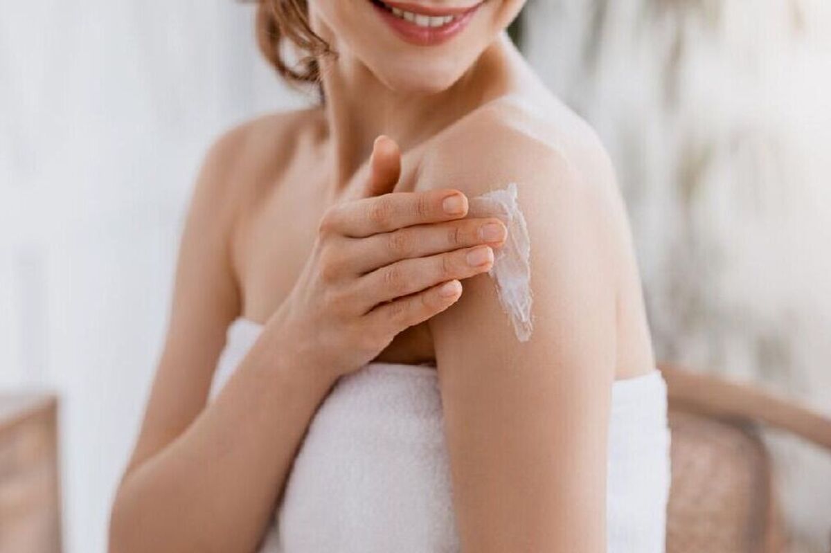 Pembahasan mengenai manfaat body lotion untuk tubuh yang penting untuk kamu ketahui dan pahami agar kulitmu terawat dan sehat.