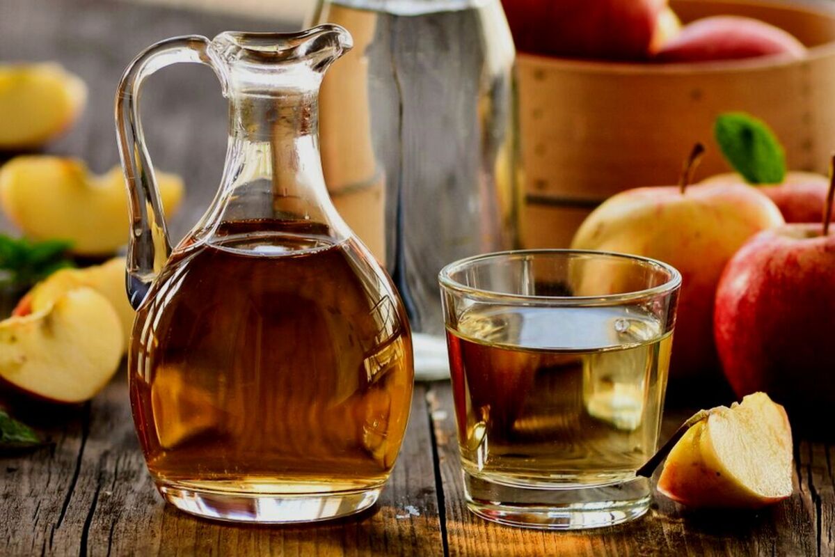 Beberapa manfaat cuka apel yang dapat membantu meredakan gejala masalah pencernaan lengkap dengan efek sampingnya.