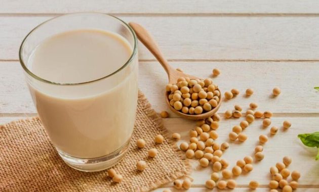 Manfaat susu kedelai bisa untuk menjaga kesehatan tulang.