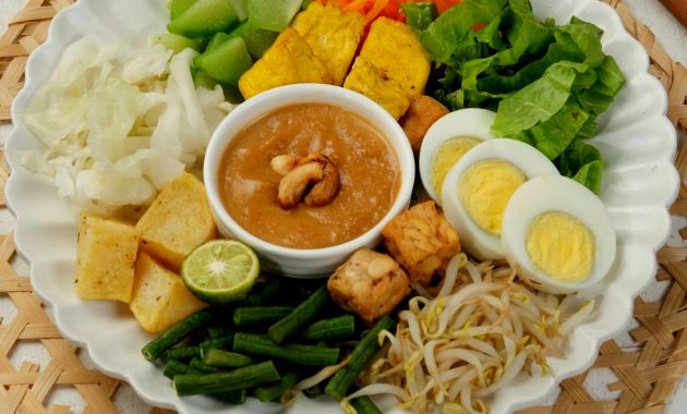 Manfaat gado-gado terutama untuk kalian yang sedang diet.