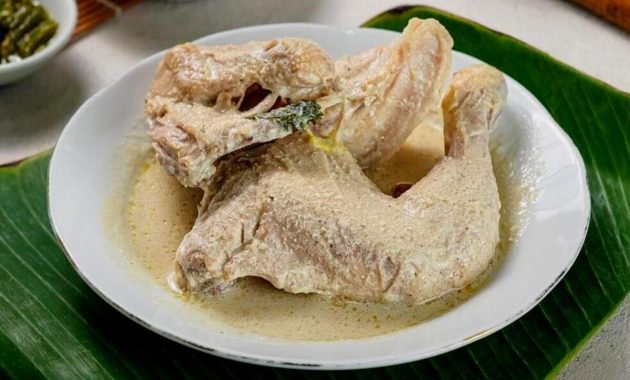 Mengenai resep ayam pop yang mudah dibuat namun dijamin lezat dan nikmat yang sesuai selera orang Indonesia.