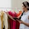 Artikel membahas mengenai beberapa tips memulai bisnis fashion yang dapat Anda ikuti terutama untuk para pemula.