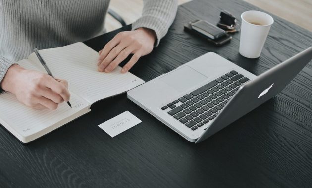Artikel mengenai berbagai tips skripsian cepat agar kamu bisa lulus tepat waktu dengan nilai memuaskan yang bisa kamu lakukan.