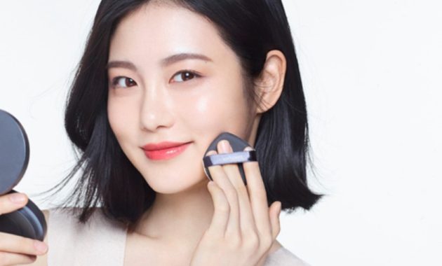 Cara menentukan shade cushion yaitu dengan menguji shade di leher atau rahang.