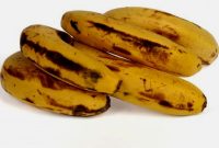 Pembahasan mengenai kapan waktu yang tepat untuk membuang pisang dengan kulit pisang sudah cokelat dan cara mengolahnya.