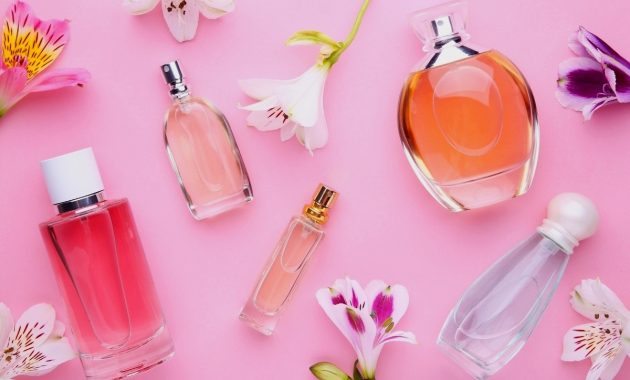 Artikel tentang beberapa tips memilih parfum yang dijual lengkap dengan jenis-jenis parfum yang paling banyak ditemukan di pasaran.