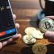 Artikel yang membahas mengenai beberapa panduan investasi bitcoin yang bisa untuk dilakukan oleh pemula dengan aman.