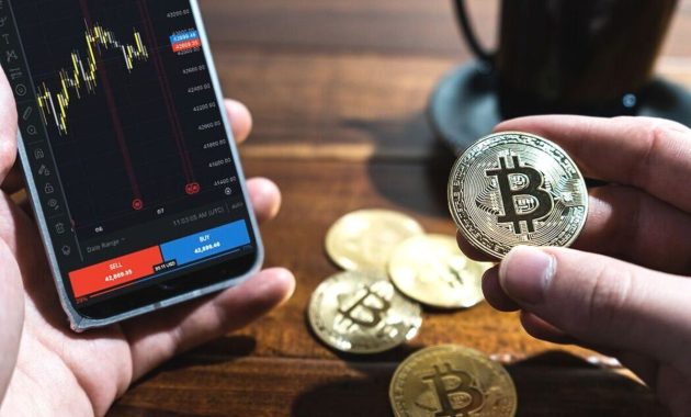 Artikel yang membahas mengenai beberapa panduan investasi bitcoin yang bisa untuk dilakukan oleh pemula dengan aman.