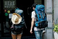 Artikel ini membahas mengenai beberapa tips liburan ala backpacker yang sangat penting untuk dipahami terutama untuk para pemula.