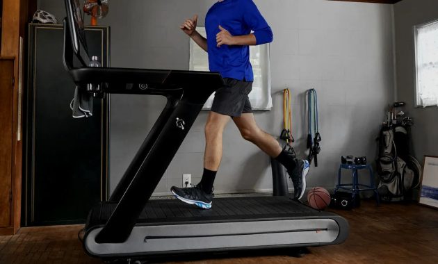Artikel ini membahas mengenai beberapa manfaat berjalan di atas treadmill yang sangat baik untuk kesehatan.