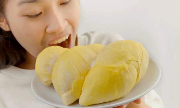 Artikel ini membahas mengenai mengenai beberapa manfaat durian yang baik untuk Kesehatan tubuh karena ternyata mengandung banyak nutrisi.