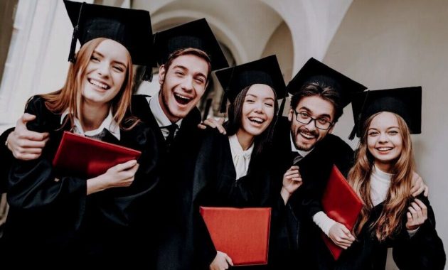 Langkah lulus kuliah yang dapat Anda tinjau kembali setiap semester untuk tetap berada di jalur yang tepat dalam meraih gelar sarjana Anda.