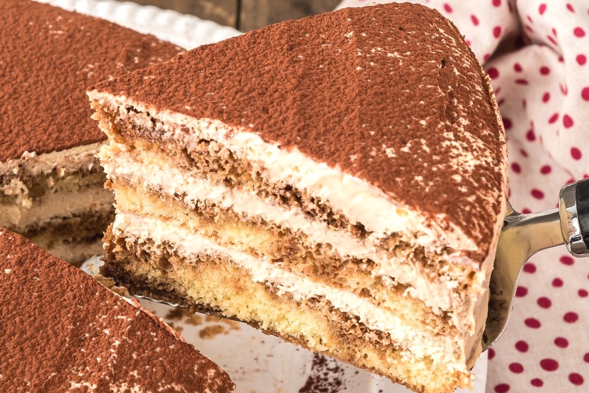 Artikel kali ini membahas mengenai beberapa manfaat dari kue tiramisu yang ternyata baik untuk membantu diet kamu.