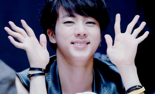 Artikel kali ini membahas detail mengenai beberapa gejala deformitas leher angsa, lengkap dengan penyebab dan cara perawatannya.