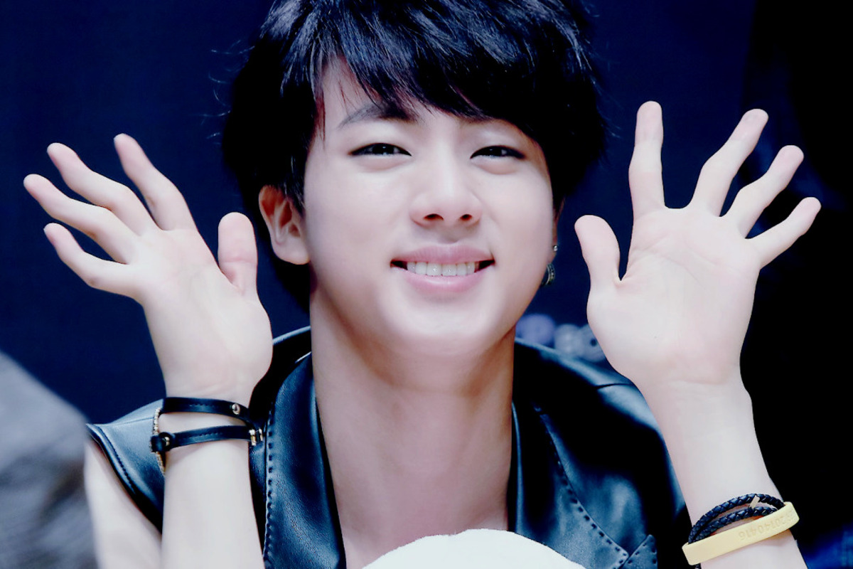 Artikel kali ini membahas detail mengenai beberapa gejala deformitas leher angsa, lengkap dengan penyebab dan cara perawatannya.