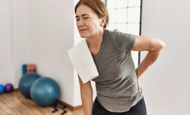 Artikel kali ini membahas tentang beberapa tips mengatasi DOMS (Delayed Onset Muscle Soreness) setelah berolahraga dirumah.