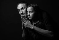 Artikel kali ini sangat penting untuk dipahami semua kalangan karena membahas mengenai apa itu child grooming dan juga ciri-ciri perilakunya.