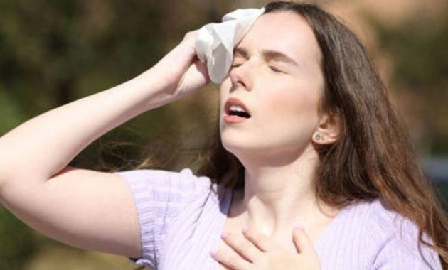 Artikel kali ini menjelaskan tentang beberapa cara dan tips menghadapi cuaca panas yang harus Anda lakukan saat kepanasan.