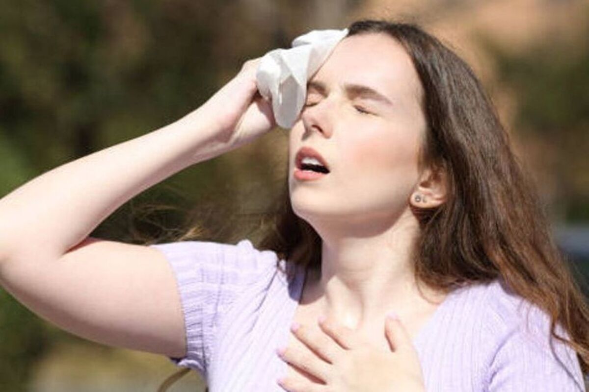 Artikel kali ini menjelaskan tentang beberapa cara dan tips menghadapi cuaca panas yang harus Anda lakukan saat kepanasan.