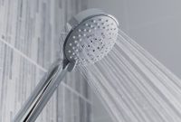 Artikel kali ini membahas tentang beberapa manfaat mandi air dingin yang ternyata sangat baik untuk kesehatan.