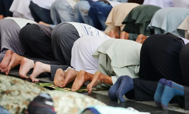 Artikel kali ini membahas tentang beberapa tips dan cara mengatasi kantuk selama tarawih agar ibadah lebih fokus.