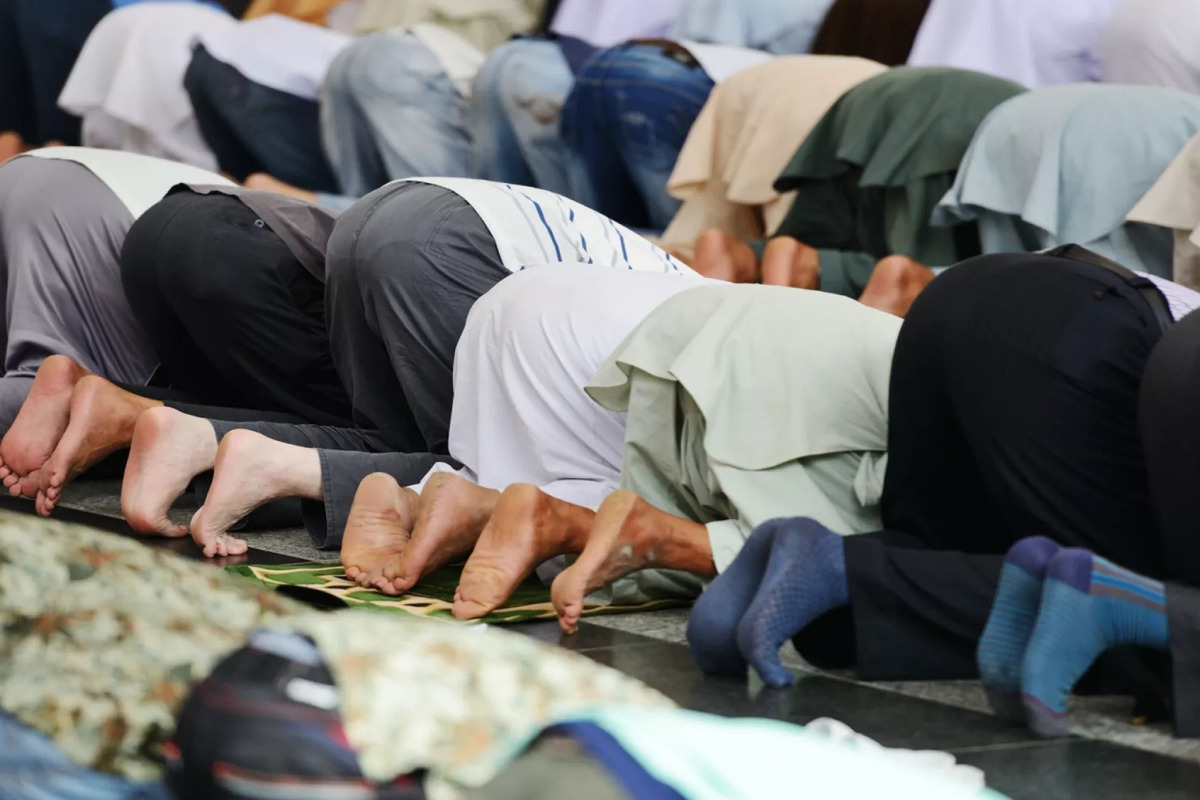 Artikel kali ini membahas tentang beberapa tips dan cara mengatasi kantuk selama tarawih agar ibadah lebih fokus.