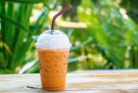 Artikel ini membahas tentang beberapa perbedaan Thai tea di Indonesia vs Thai tea asli yang ada di Thailand.