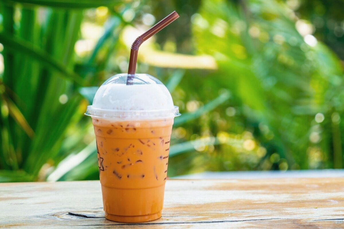 Artikel ini membahas tentang beberapa perbedaan Thai tea di Indonesia vs Thai tea asli yang ada di Thailand.