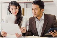 Artikel kali ini membahas mengenai beberapa alasan pria harus menafkahi wanita yang sudah menjadi istrinya sebagai kepala keluarga.