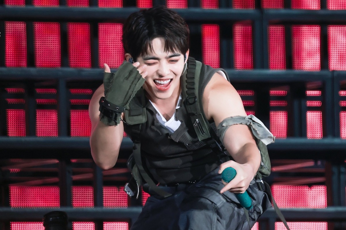 Artikel kali ini membahas mengenai beberapa nama idol K-pop dengan masa trainee atau pelatihan paling lama dari berbagai agensi.