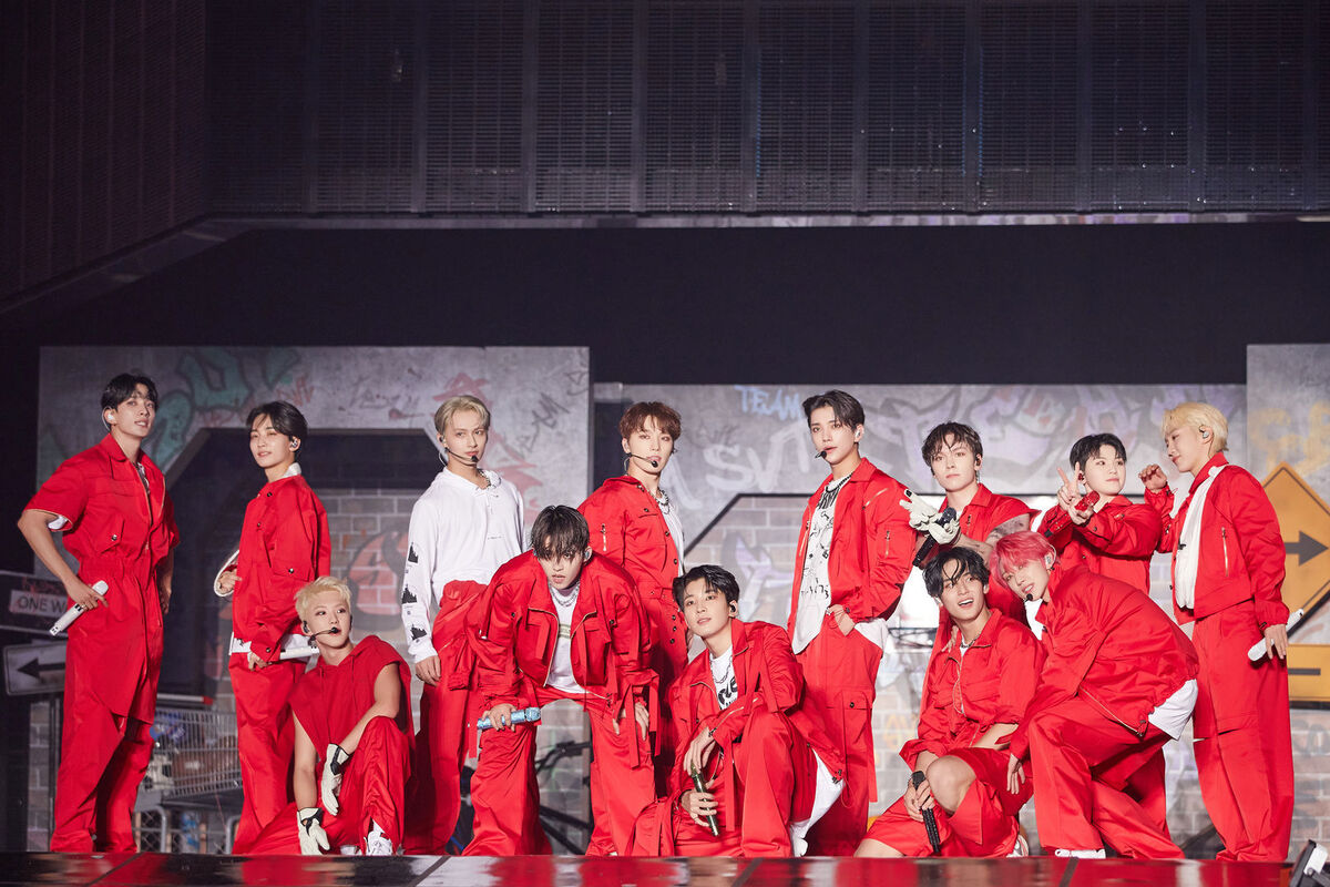 Artikel kali ini membahas beberapa rekomendasi judul lagu K-pop mood booster yang dapat meningkatkan suasana hati Anda.