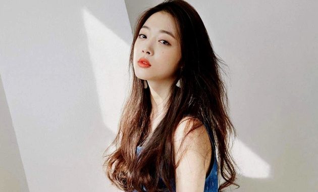 Arttikel kali ini bertujuan untuk mengenang seniman Korea berpengaruh yang kini telah meninggal dunia namun penggemarnya masih setia.