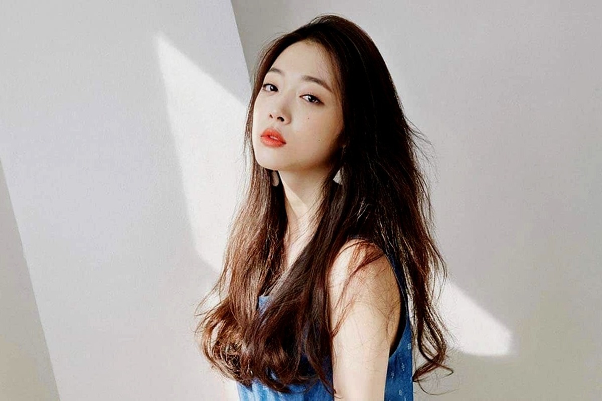 Arttikel kali ini bertujuan untuk mengenang seniman Korea berpengaruh yang kini telah meninggal dunia namun penggemarnya masih setia.