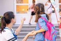 Artikel kali ini membahas mengenai beberapa cara dan juga tips anak berani sekolah sejak hari pertama untuk melatih kemadiriannya.