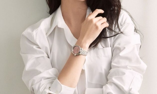 Artikel kali ini membahas mengenai beberapa brand atau merek jam tangan termewah dan asal-usulnya yang bisa kita ketahui.