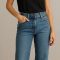 Artikel kali ini membahas mengenai beberapa cara dan tips membeli jeans secara online agar tidak salah pilih.