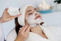 Artikel kali ini membahas mengenai beberapa tips mencegah penuaan dini yang harus kita ketahui, pahami, dan juga lakukan.