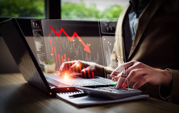 Ilustrasi Omset Penjualan Menurun / iStockphoto