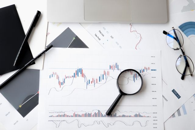 Tampilan datar dokumen analisis pasar saham / pexels-anna-nekrashevich