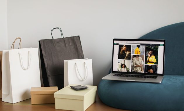 Ilustrasi belanja online / pexels-cup-of-couple