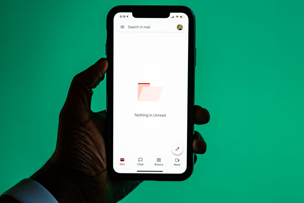 Ilustrasi Fitur Scanner di Google Drive / pexels-solenfeyissa